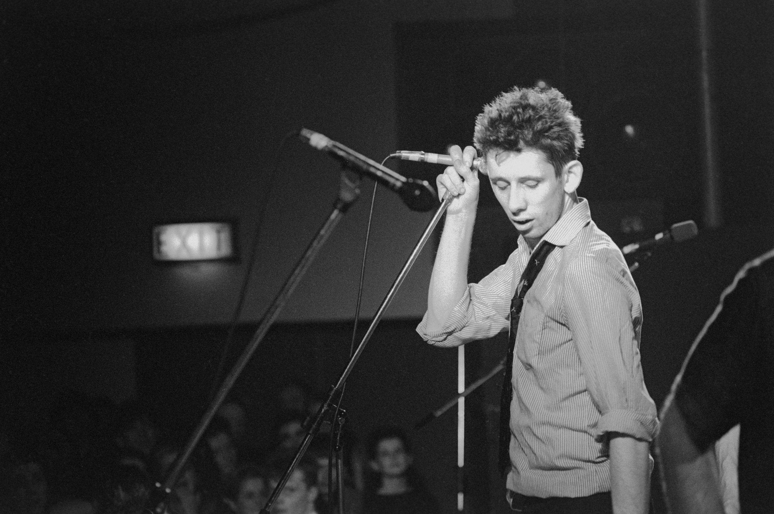 CoG 01 Shane MacGowan 1985 photo credit Andrew Caitlin