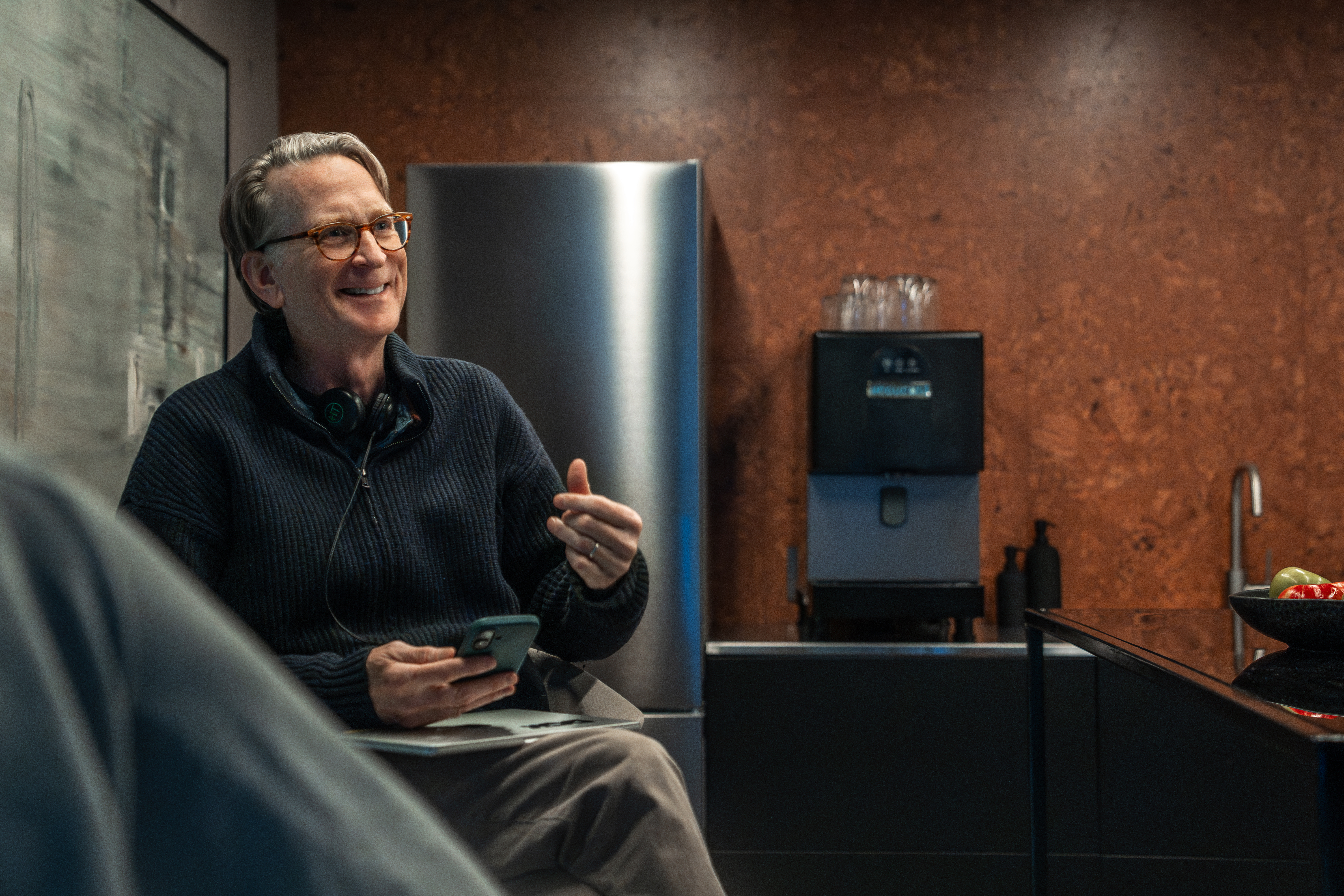 David Koepp on the set of DISCLOSURE DAY, directed by Steven Spielberg